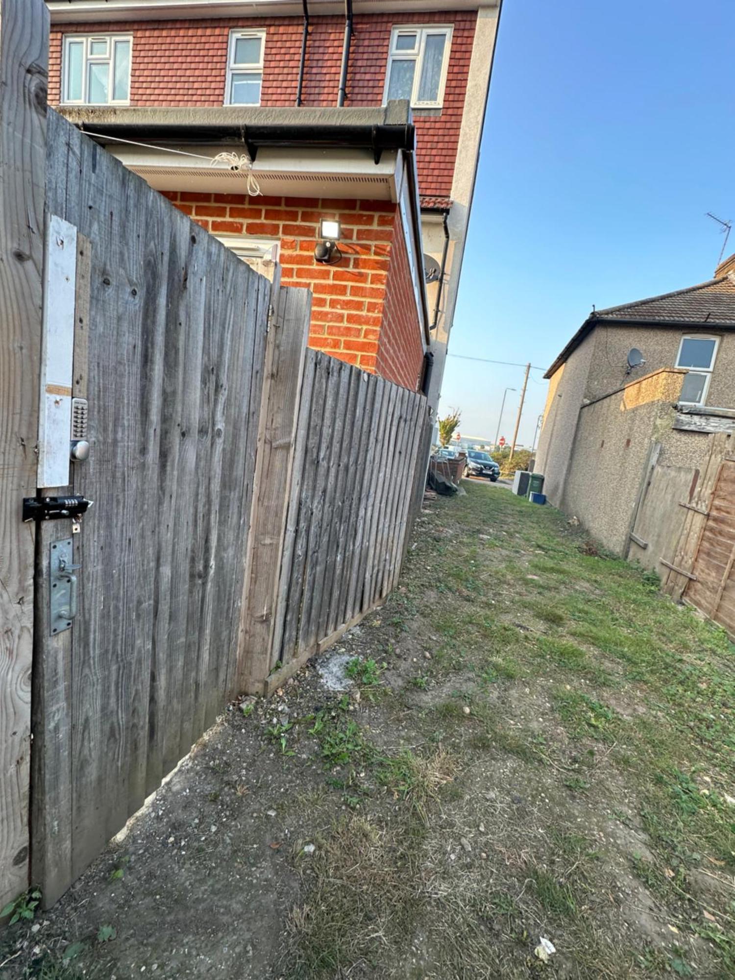 Luxury Ensuite Studio In Crayford Dartford Bexley London With Full Kitchen And Side Garden Alleyway Entrance Erith Εξωτερικό φωτογραφία