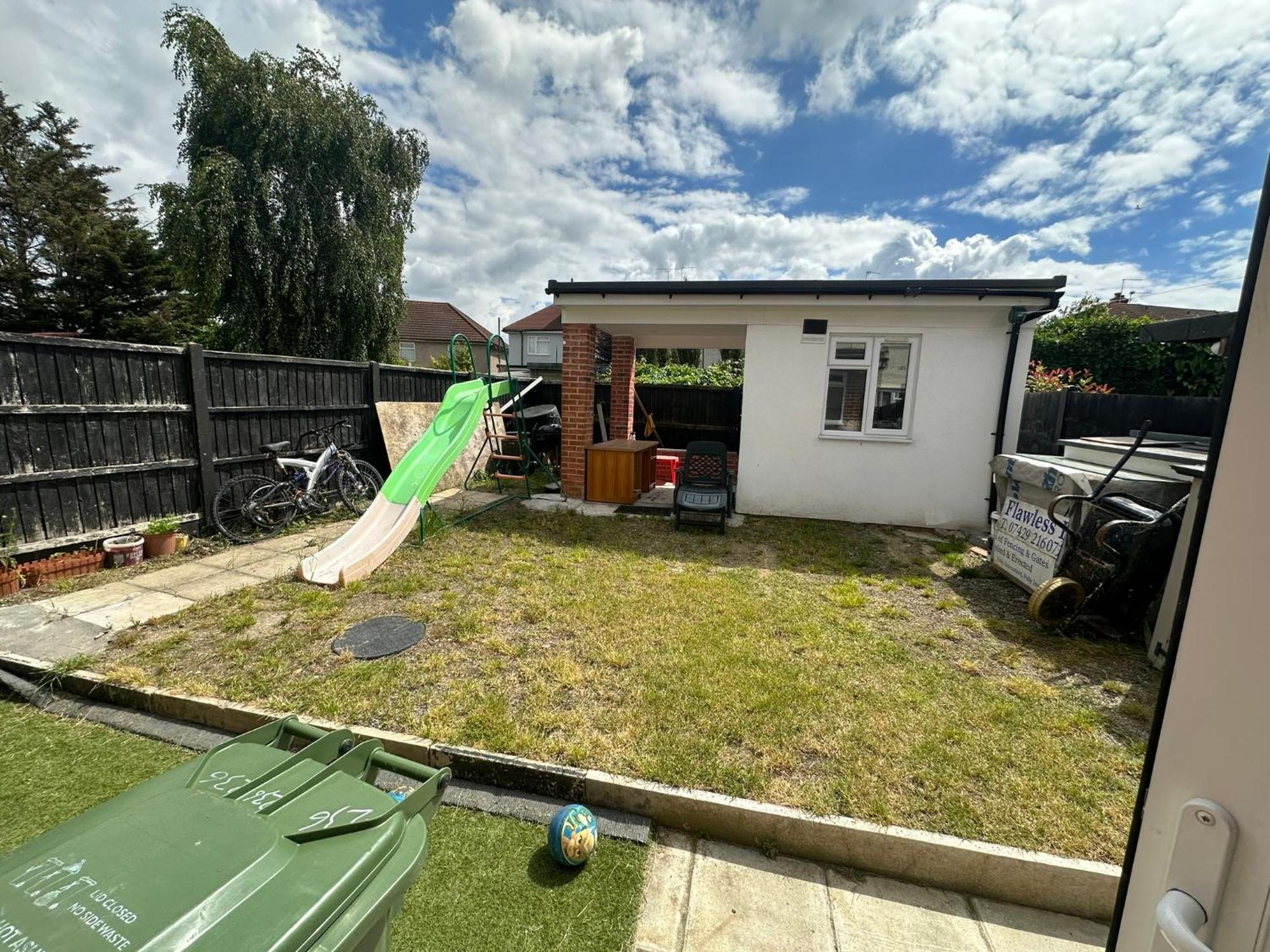 Luxury Ensuite Studio In Crayford Dartford Bexley London With Full Kitchen And Side Garden Alleyway Entrance Erith Εξωτερικό φωτογραφία