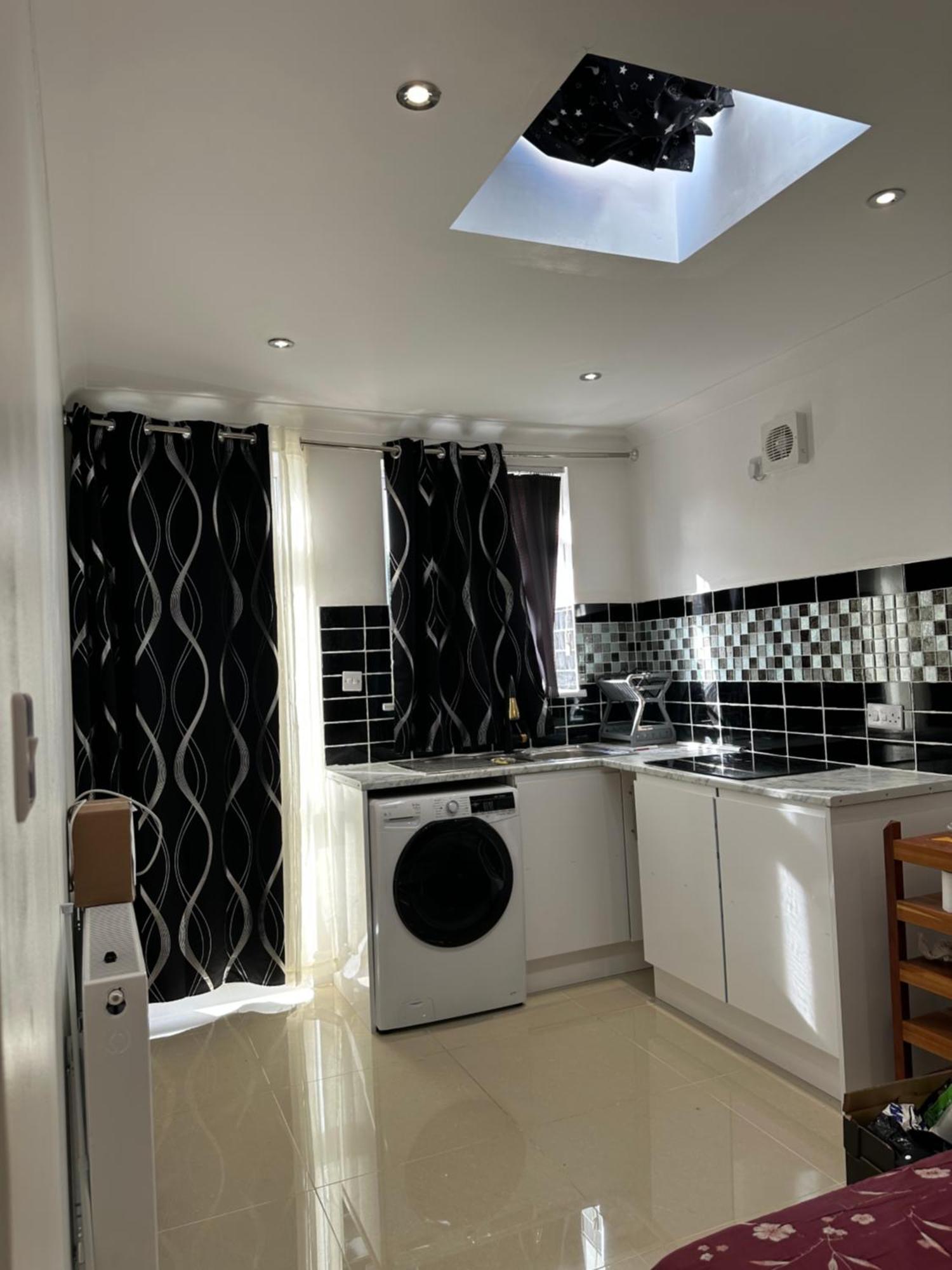 Luxury Ensuite Studio In Crayford Dartford Bexley London With Full Kitchen And Side Garden Alleyway Entrance Erith Εξωτερικό φωτογραφία