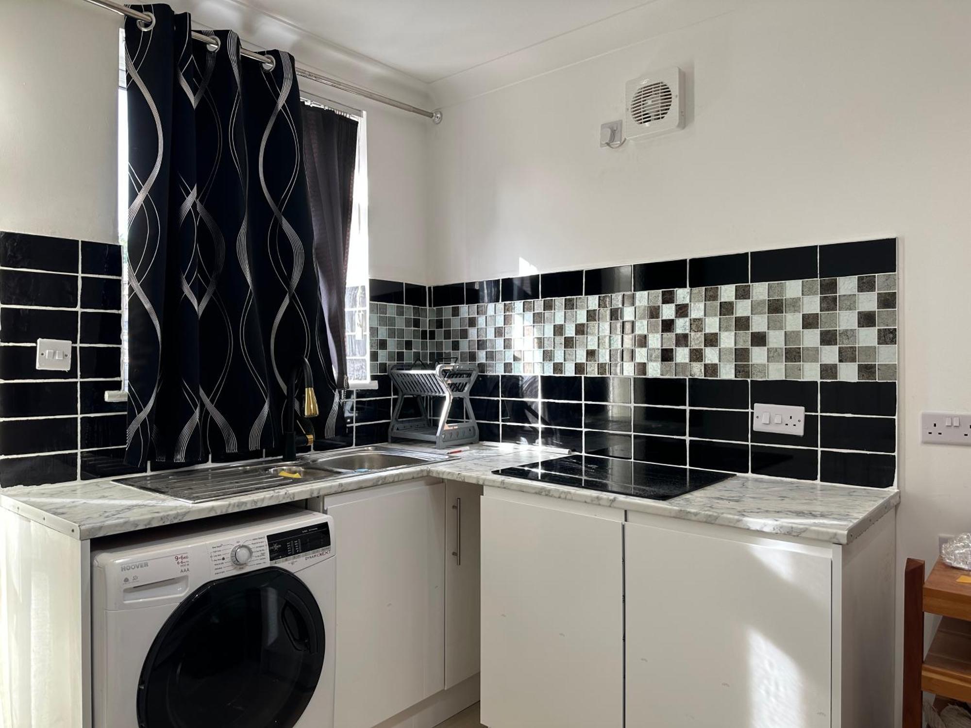 Luxury Ensuite Studio In Crayford Dartford Bexley London With Full Kitchen And Side Garden Alleyway Entrance Erith Εξωτερικό φωτογραφία